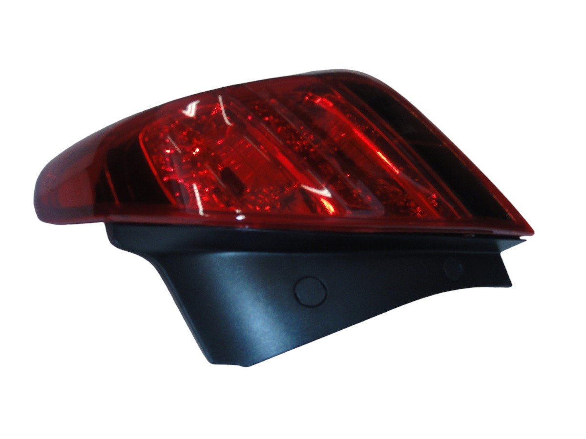 FARO TRASERO DERECHO CHEVROLET TRACKER 2013/2017 LTZ