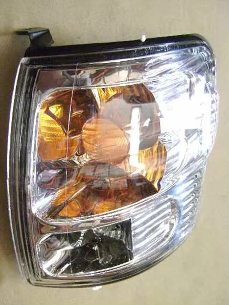 Faro delantero izquierdo
