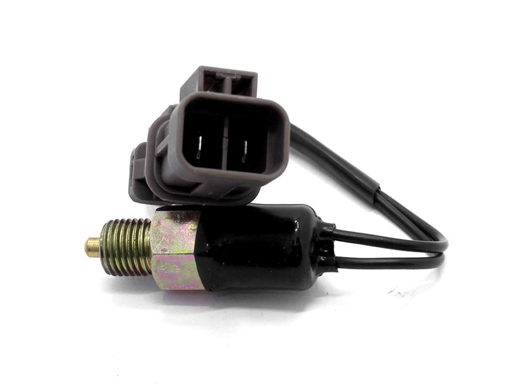 INTERRUPTOR MARCHA ATRAS NI SENTRA/SUNNY/TERRANO