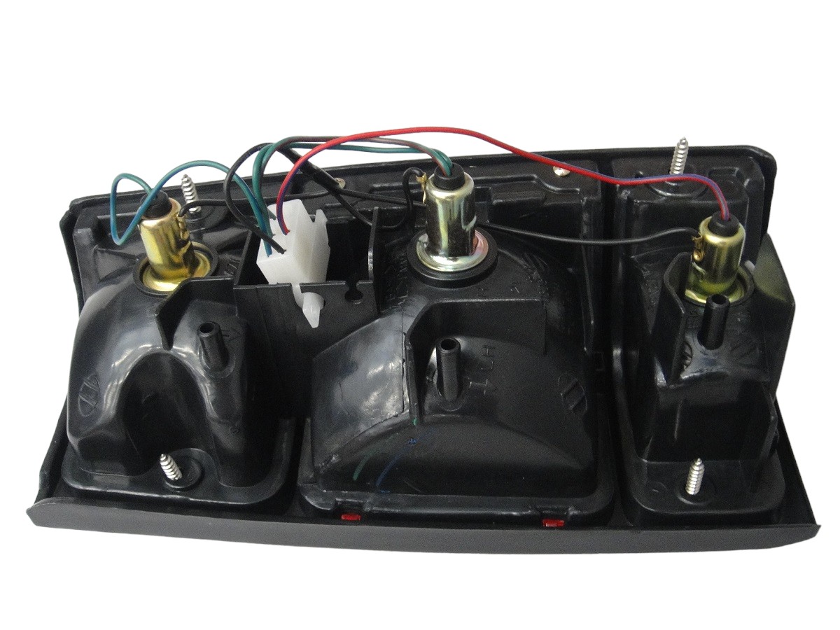 FAROL TRASERO IZQUIERDO ISUZU TF 1991/1996 (MARCO NEGRO)