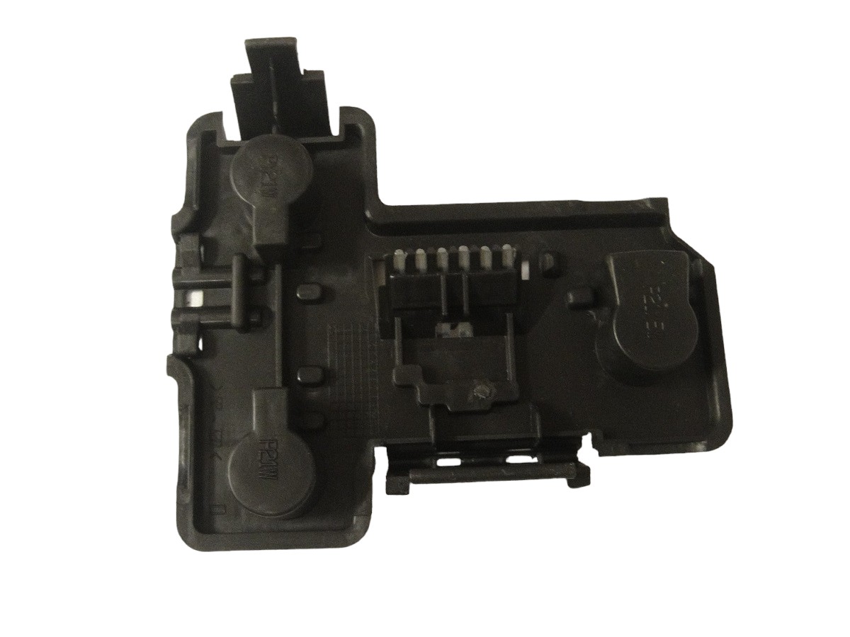 PORTA LAMPARA DERECHA FARO TRASERA CHEVROLET CORSA 3P 00/09