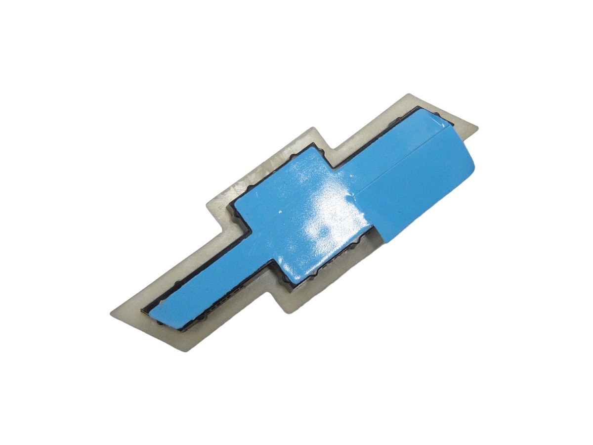 EMBLEMA TAPA BAUL CHEVROLET MERIVA 2002/2008 (CORBATA)