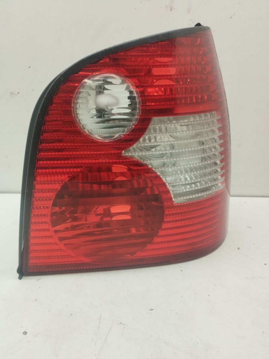 Farol Trasero Derecho Exterior Volkswagen Polo (9N1) 2001-2005 Match 6Q6945096G