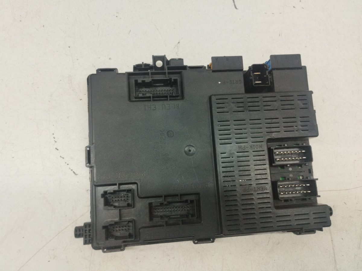 Caja Reles / Fusibles Citroën Xsara Berlina 1997-2005 1.9 TD Exclusive 9649490989