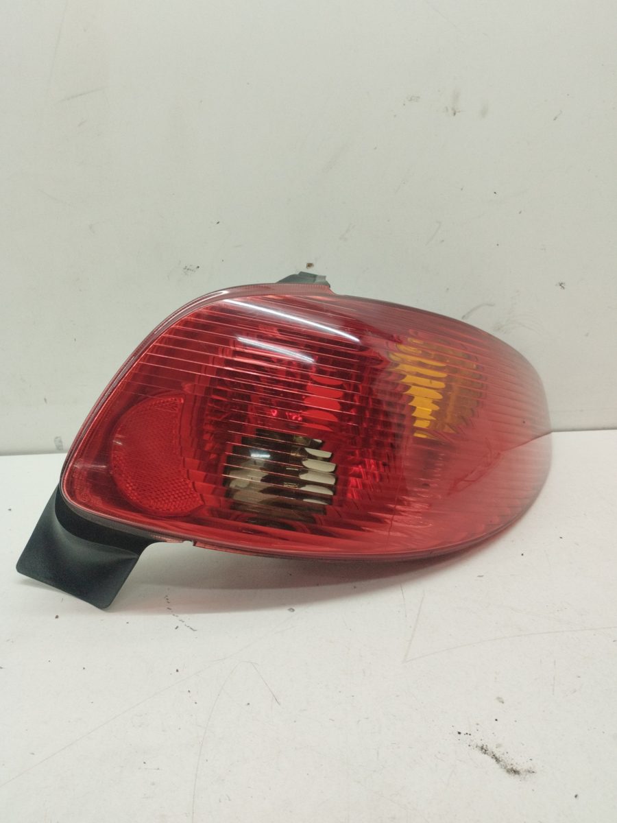 Farol Trasero Derecho Exterior Peugeot 206 Berlina 1998-2010 XS