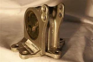 Soporte de motor delantero derecho