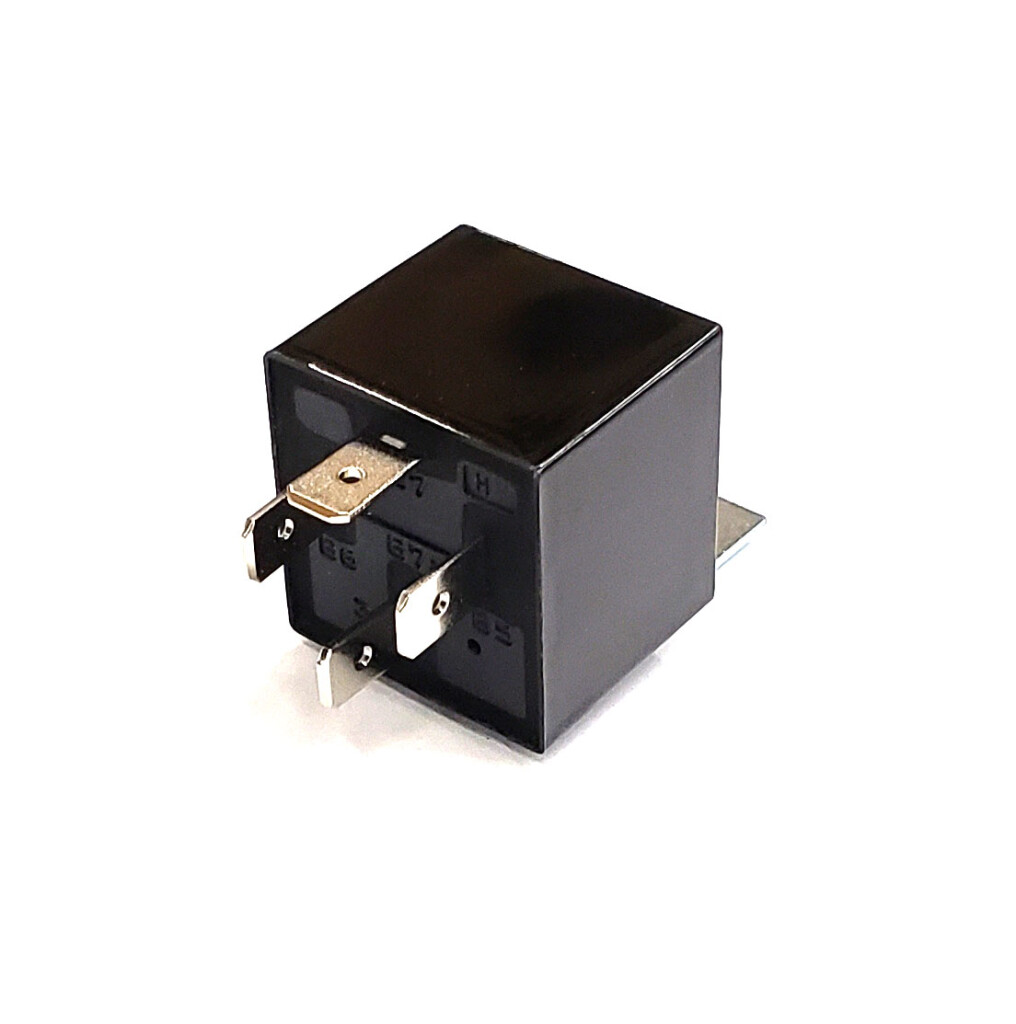 Relay automotriz