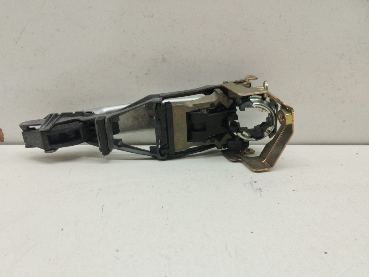 Soporte Manija Delantera Izquierda Volkswagen Passat Berlina (3B3) 2000-2005 3B0837885886