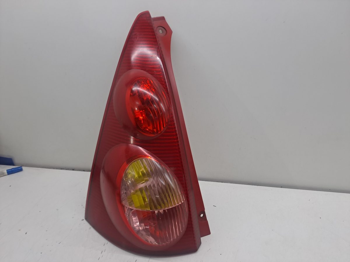 Farol Trasero Izquierdo Exterior Peugeot 107 2005-2014 Básico