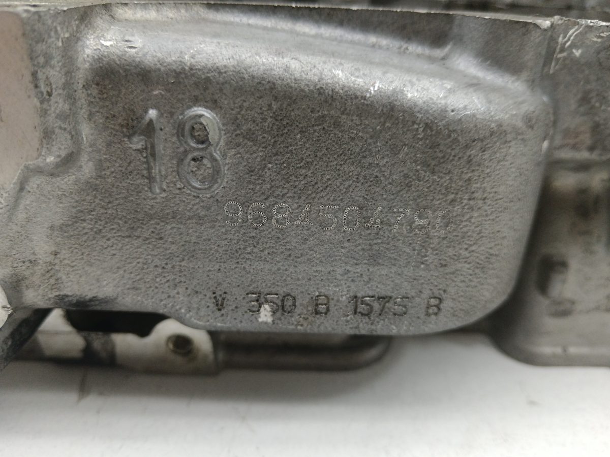 Tapa De Cilindros Peugeot 208 2012-2019 Access 1.6L 55kW 9684504780