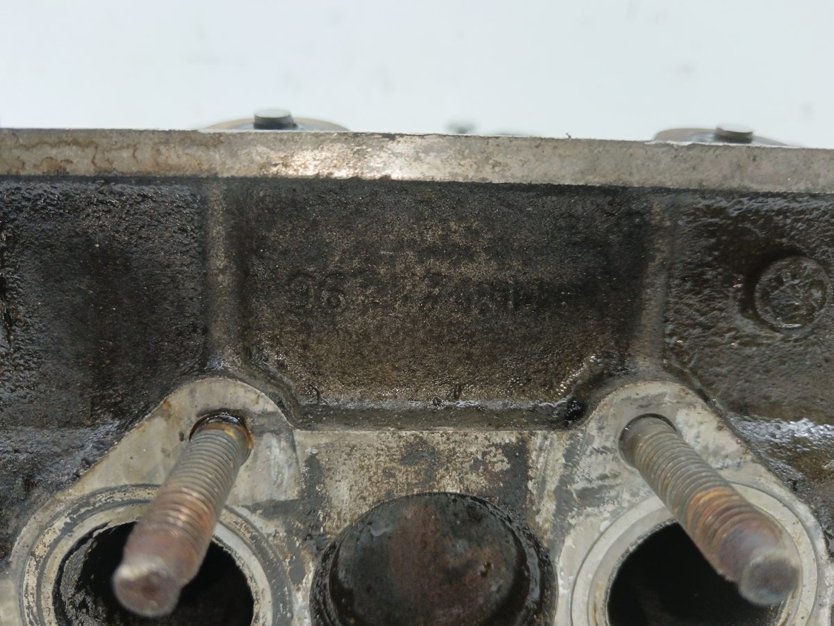 Tapa De Cilindros Peugeot 206 Berlina 1998-2010 XR 1.4L 55kW 9627748110