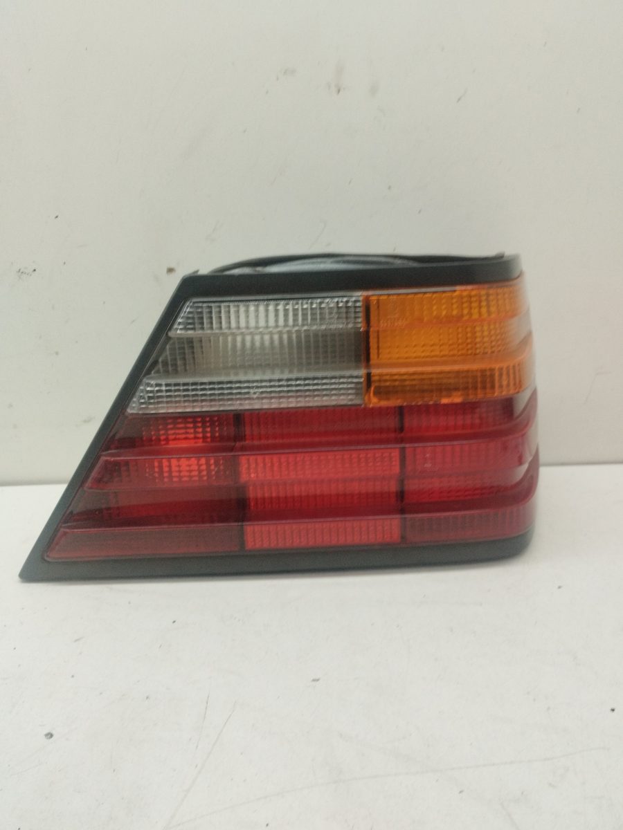 Farol Trasero Derecho Exterior Mercedes-Benz Clase E (W124) Berlina 1984-1997 163024