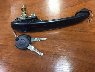 MANIJA PUERTA DEL VW POLO-SEAT CORDOBA 96 C/CIL