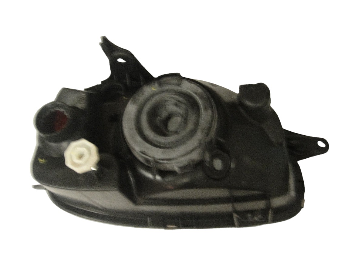 FARO SEMI OPTICO IZQUIERDO CHEVROLET CORSA 2001/2009