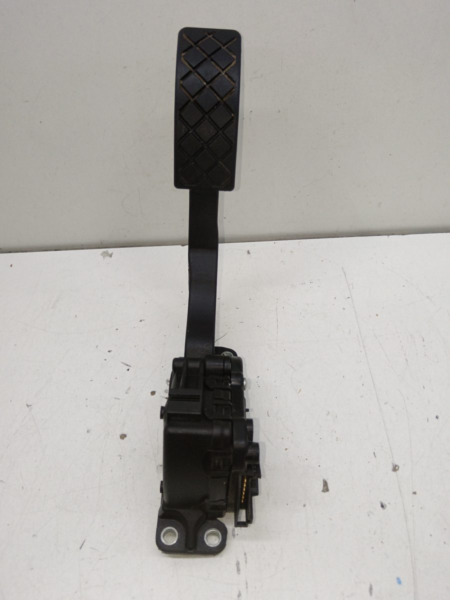 Acelerador Electronico Volkswagen Fox (5Z1) 2005-2012 Básico 1.4L 55kW 6Q1721503C