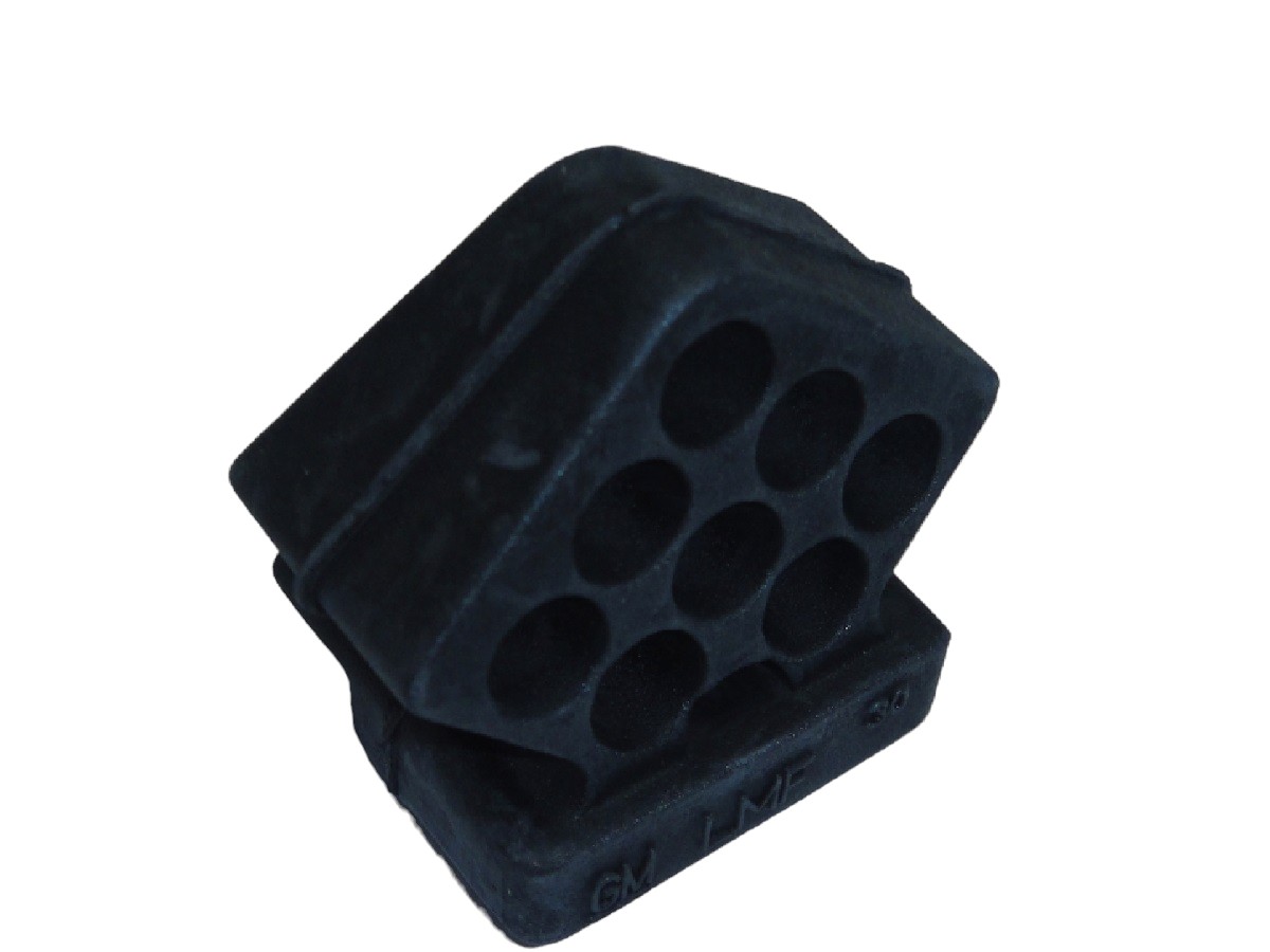 TOPE GOMA BISAGRA TAPA BAUL CHEVROLET CORSA SEDAN 96/