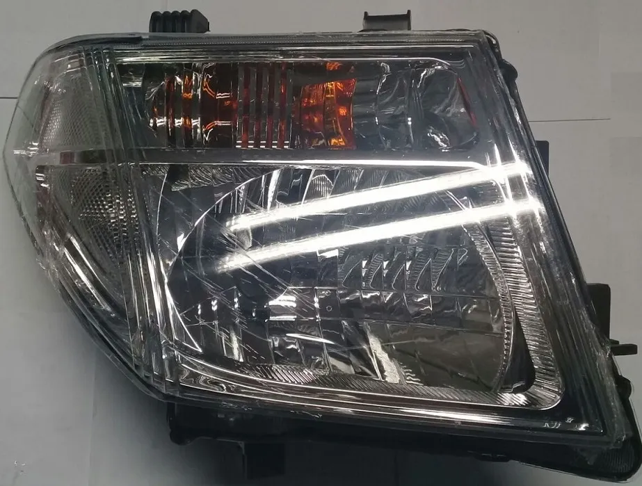 SEMIOPTICA DER NISSAN NAVARA 07 DEPO
