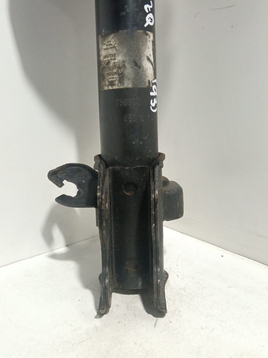 Amortiguador Delantero Izquierdo Nissan Sunny Van 1992-1996 750825