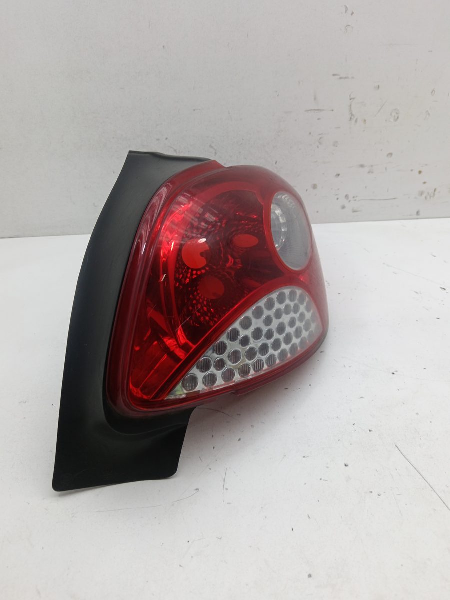 Farol Trasero Derecho Exterior Peugeot 206 Berlina 1998-2010 XR 118057