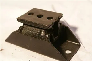 SOPORTE MOTOR TRA NISSAN 720