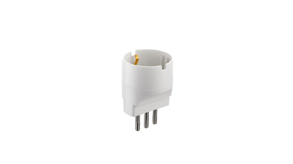 ADAPTADOR BLANCO TRES EN LINEA A SCHUKO 10AMP