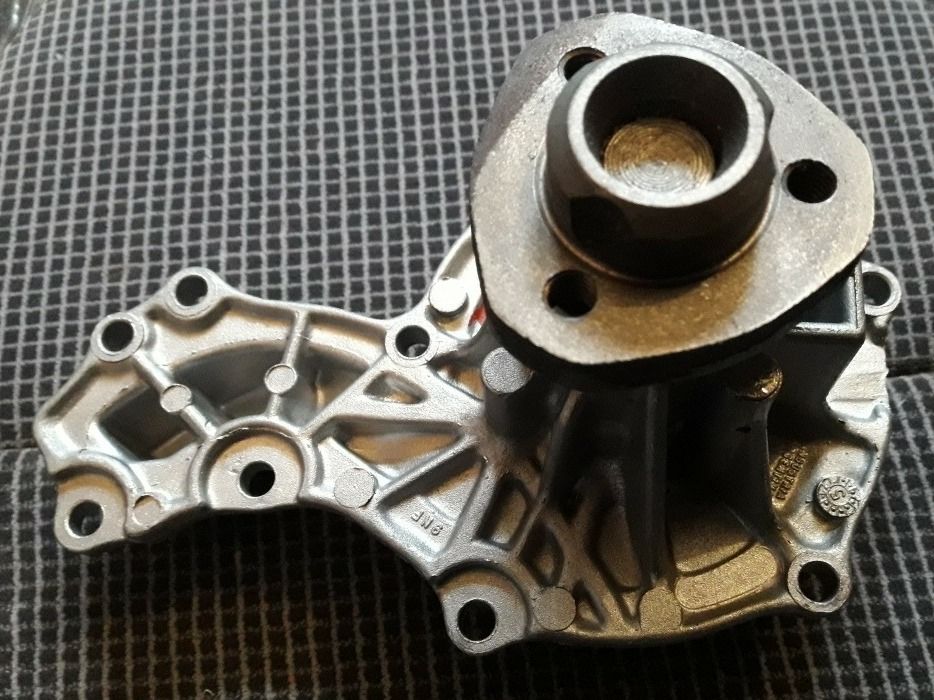 Bomba De Agua Ford Escort 1.8 Vw Gacel