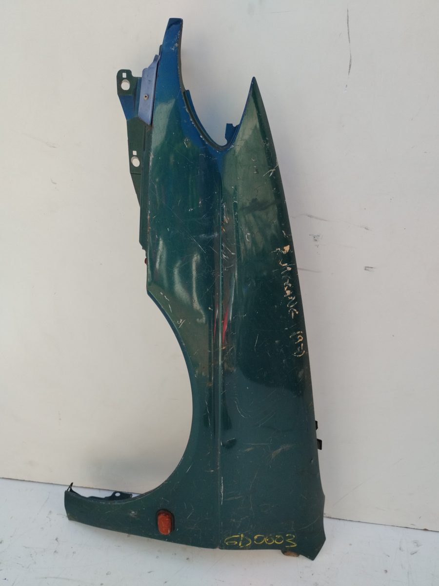 Guardabarro Delantero Izquierdo Renault Megane I Classic (LA0) 1996-2001 Diesel