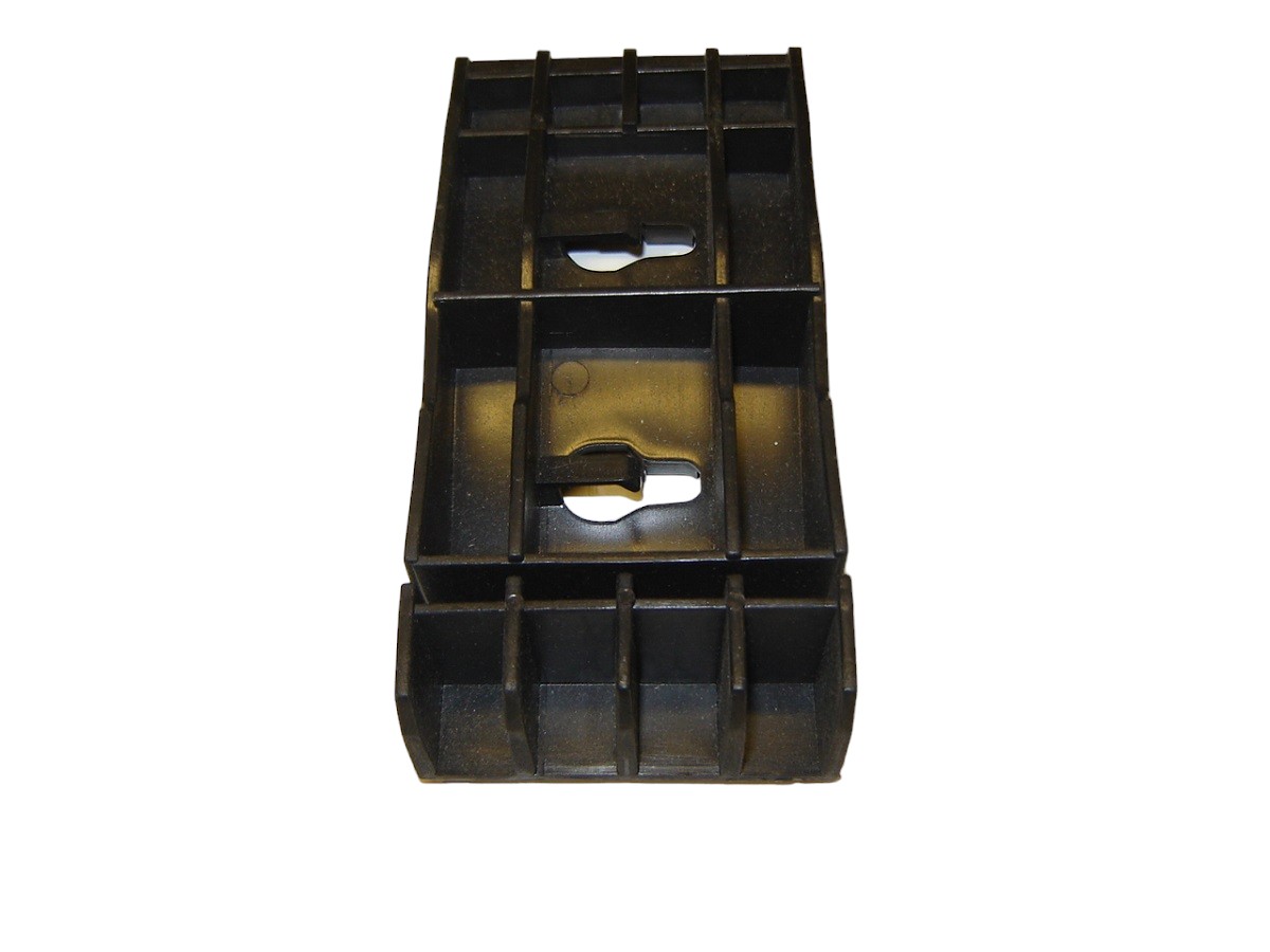 GUIA PARAGOLPE TRA IZQ*CH CORSA SEDAN 96/99