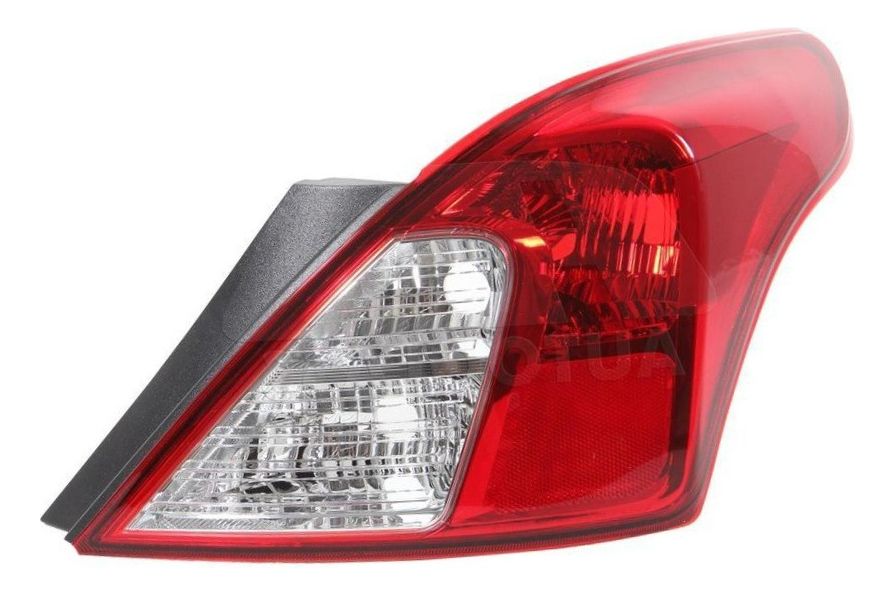 Faro Trasero Nissan Versa 2012 A 2019 Derecho