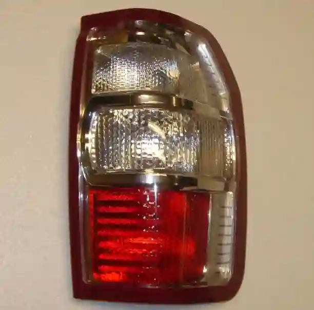 Faro trasero derecho