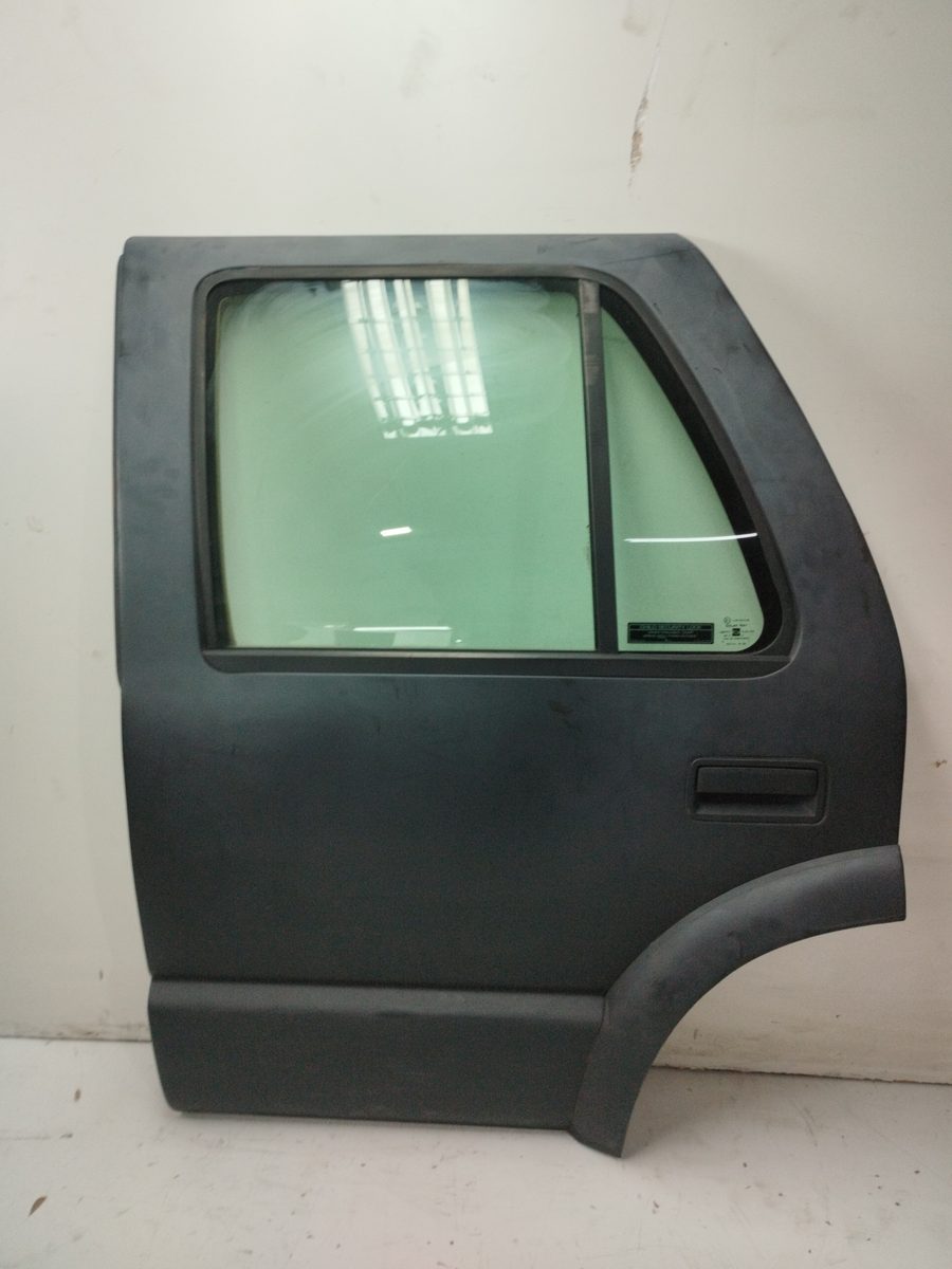 Puerta Trasera Izquierda Chevrolet Blazer (NEU) 1994-2001 Básico