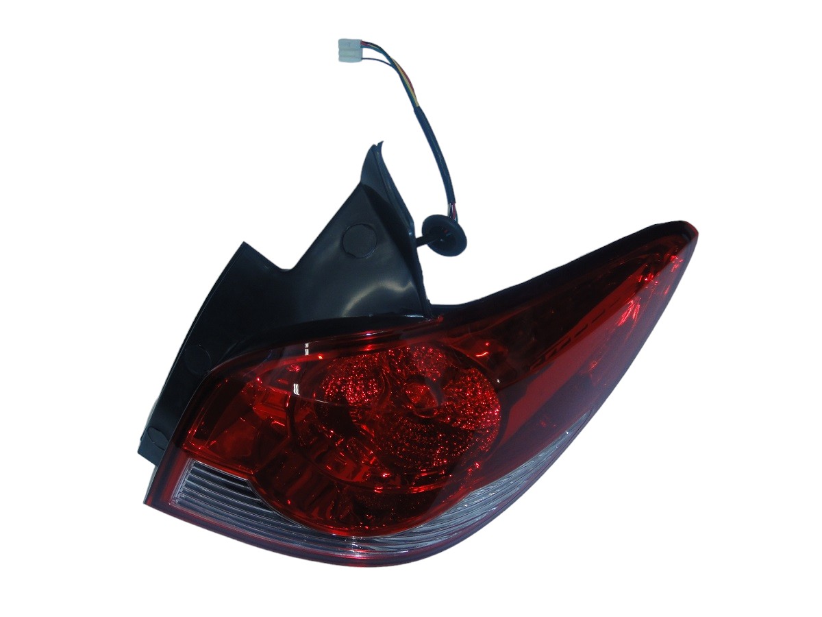 FARO TRASERO DERECHO CHEVROLET CRUZE HATCH 2013/2015