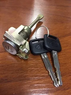 Cilindro de cerradura de puerta delantero izquierdo