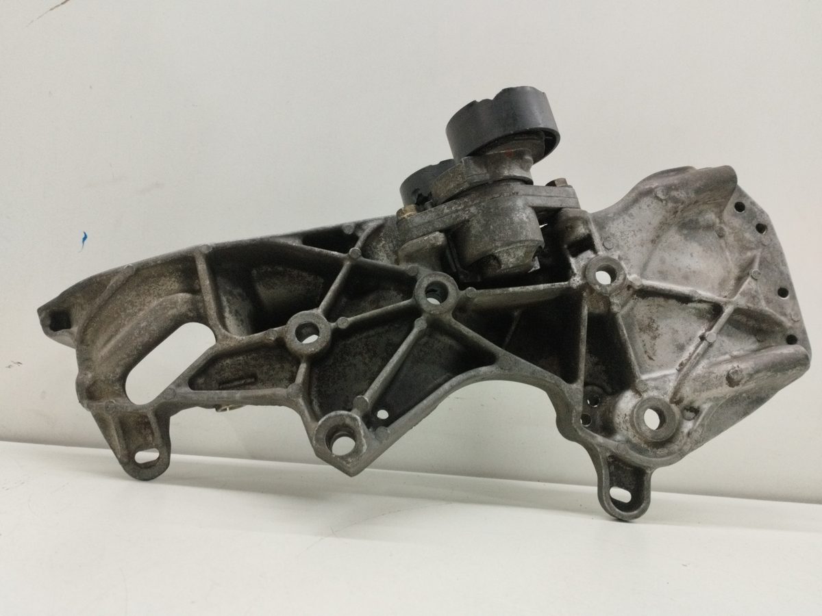 Soporte Alternador Renault Scenic (JA..) 1999-2003 1.9 dTi Diesel 1.9L 59kW 037811