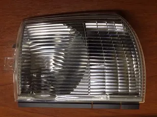 Faro delantero derecho