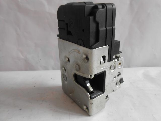 Cerradura de puerta delantera manual
