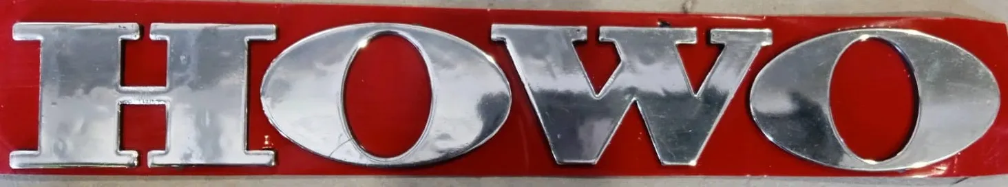EMBLEMA «HOWO» FRENTE HOWO T5G