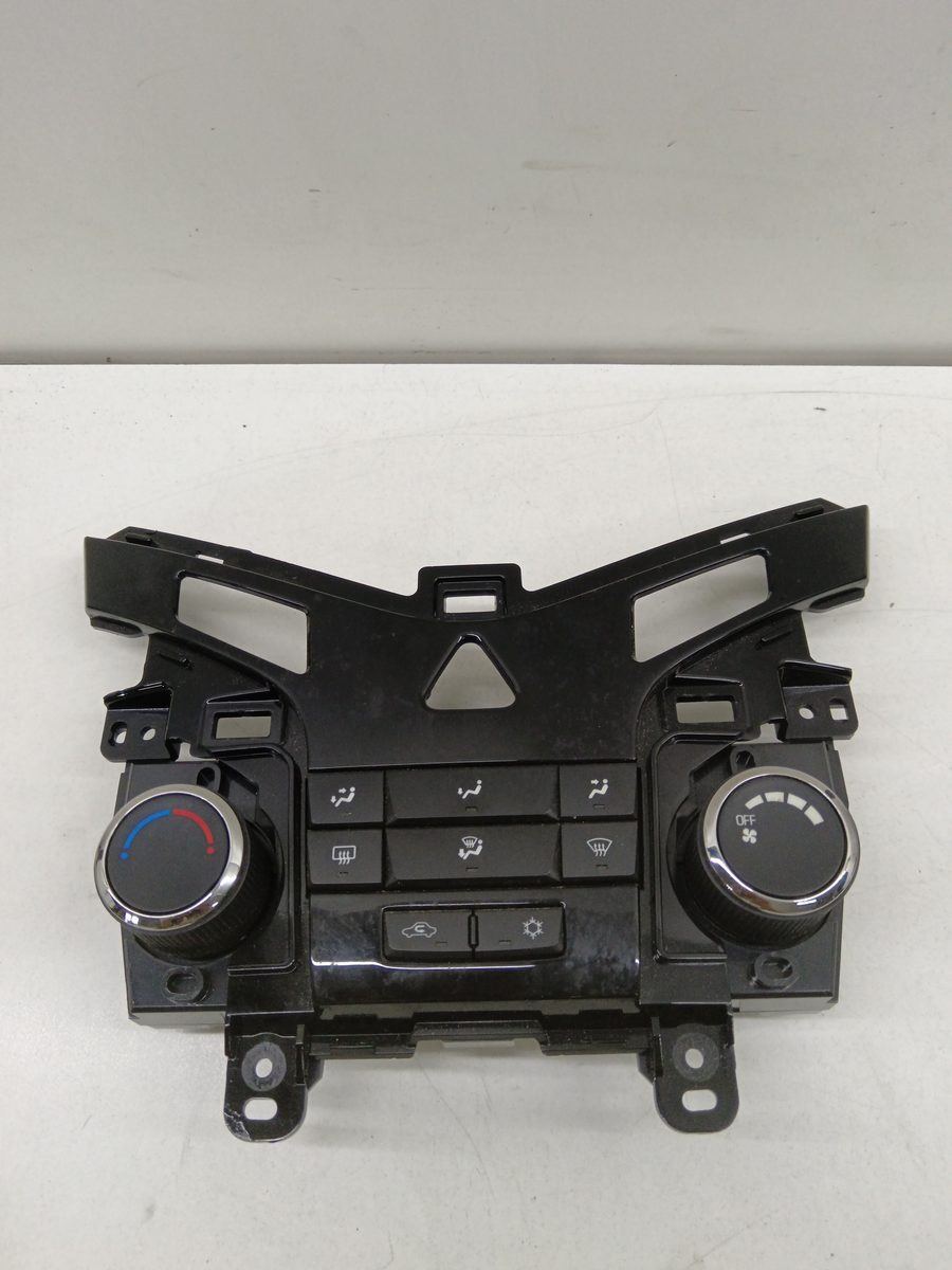 Comandos De Calefacción Chevrolet Cruze 2009-2014 LS 2.0L 92kW S
