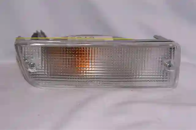 Faro de paragolpes delantero derecho