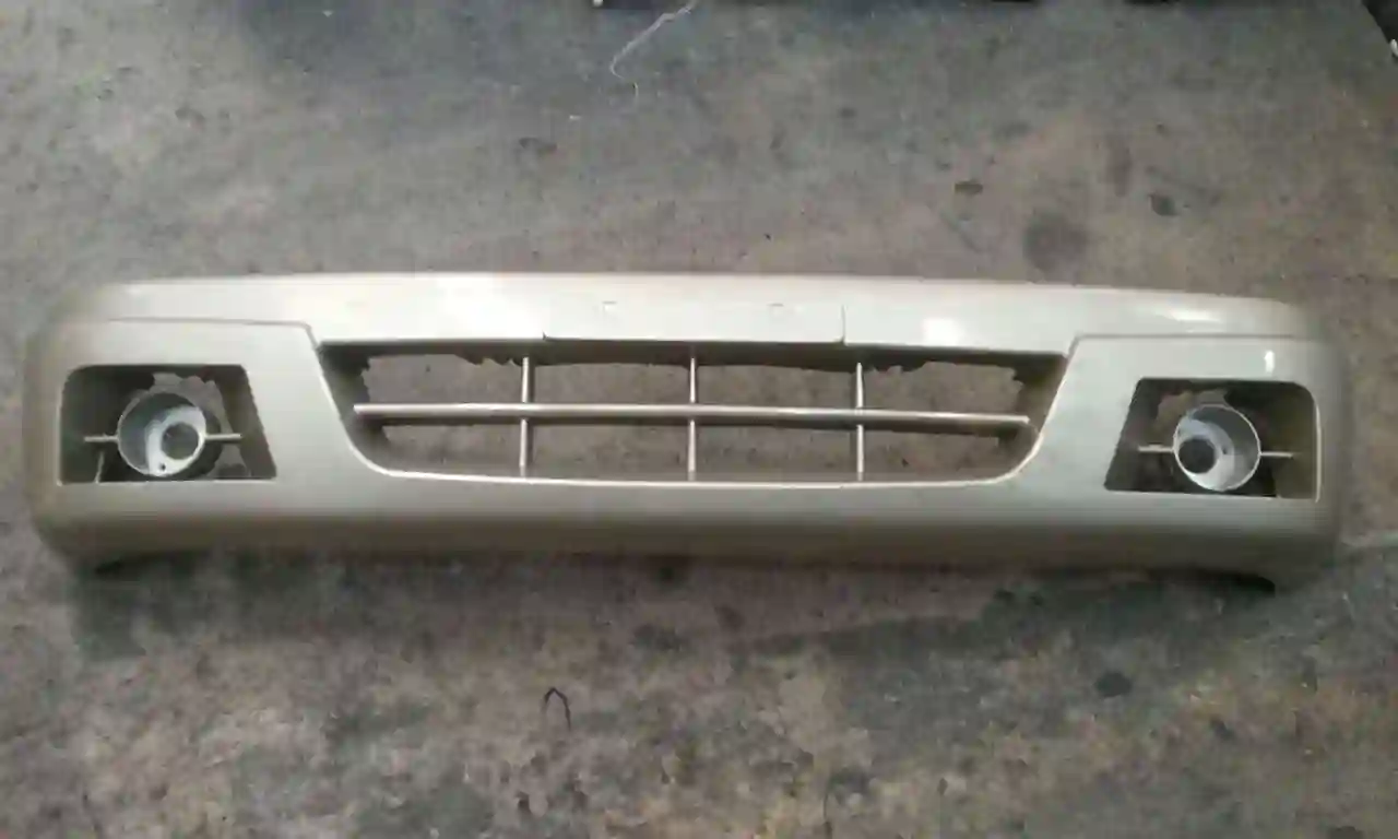 Paragolpes delantero