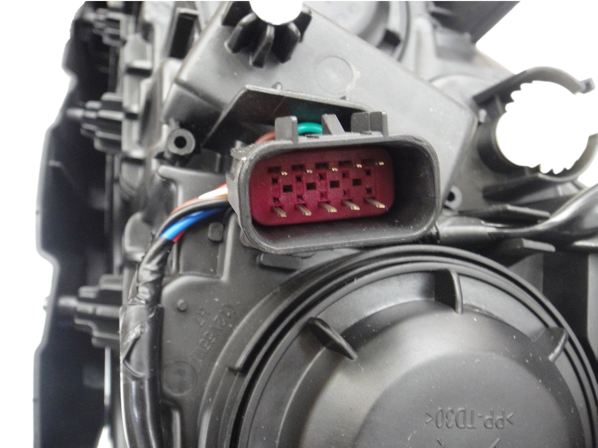 FARO SEMI OPTICO DERECHO CHEVROLET TRACKER 2013/2016