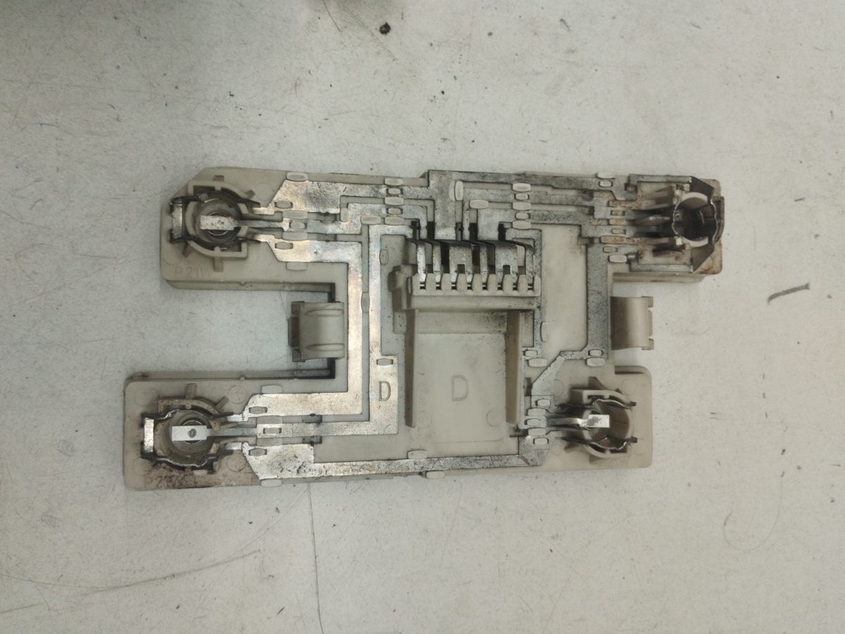 Porta Lampara Trasero Derecho Renault Duster 2010-Actualidad Ambiance 4×2 5012