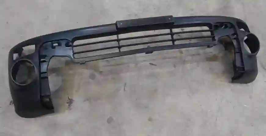 Paragolpes delantero