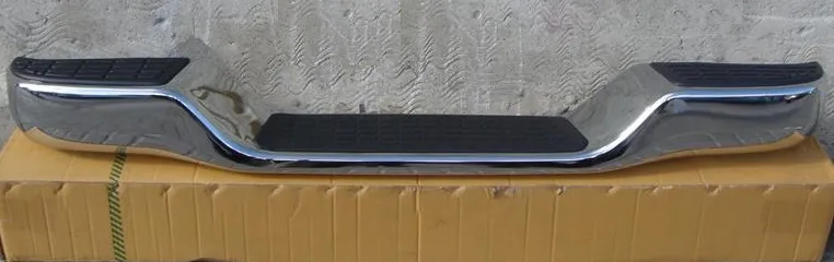 Paragolpes trasero Toyota Hilux cromado