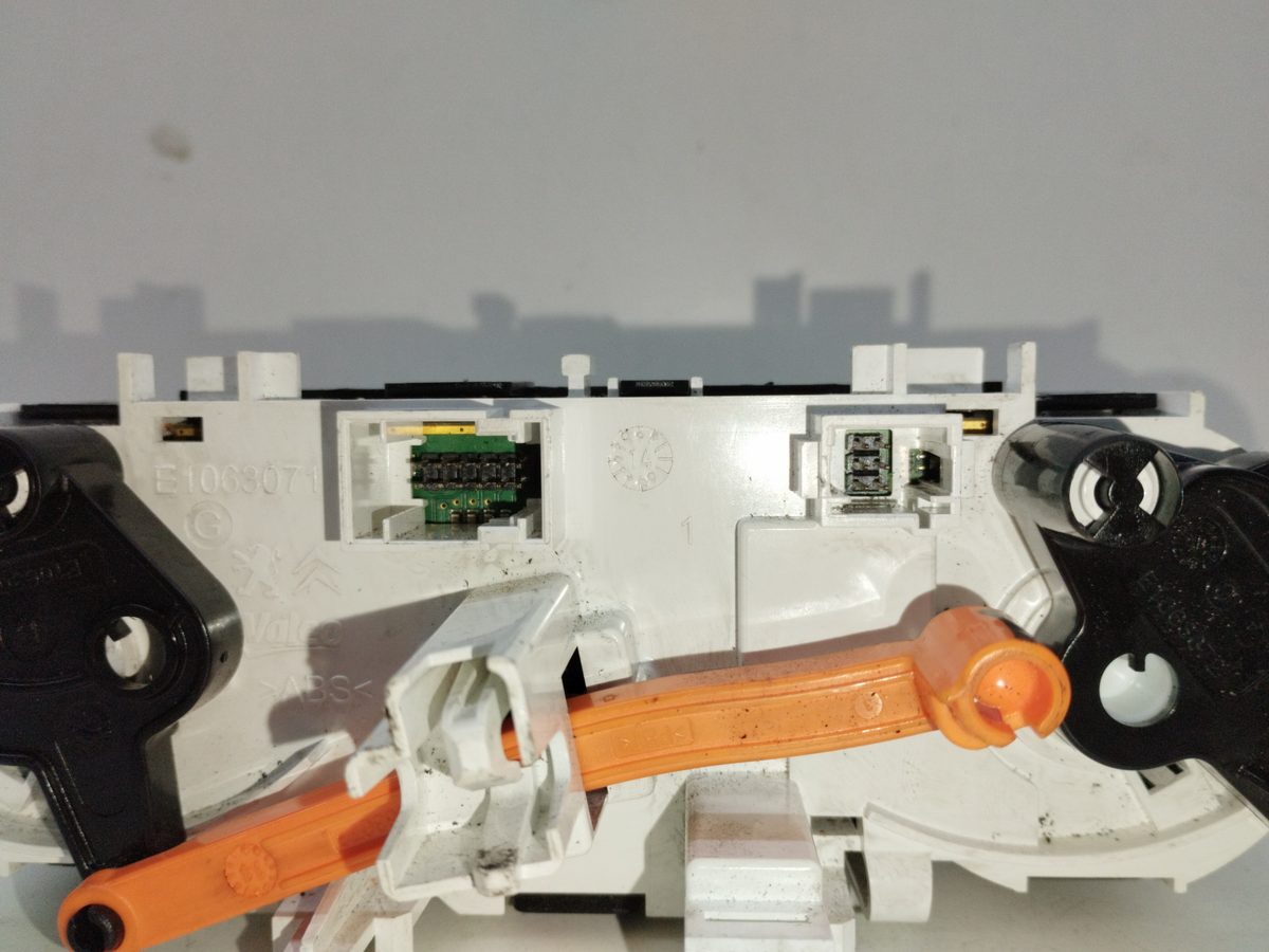 Comandos De Calefacción Peugeot 208 2012-2019 Access 1.0L 50kW E1063071