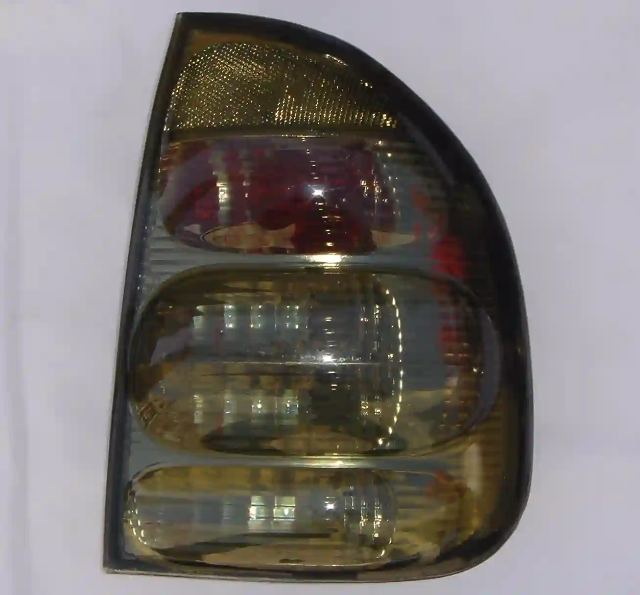 Faro trasero derecho Chevrolet Corsa Sedan