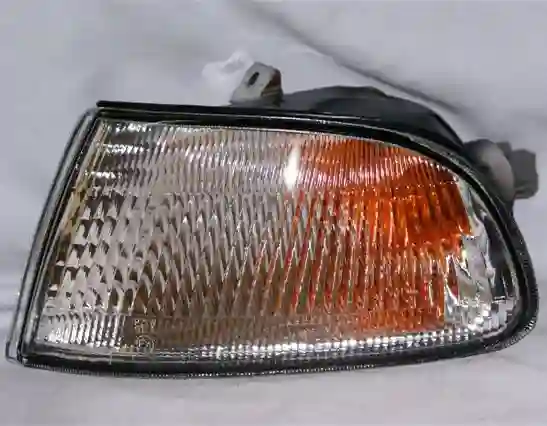 Faro delantero izquierdo