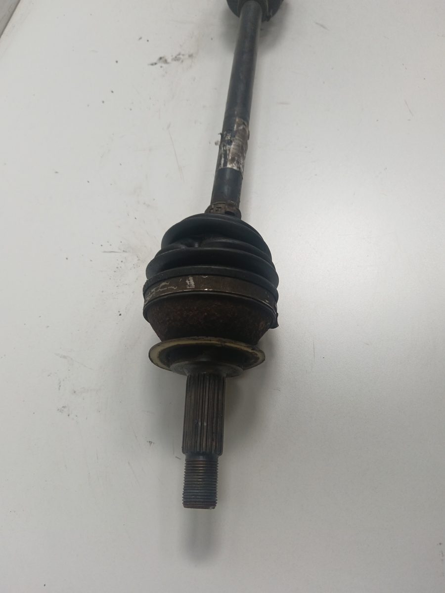 Semieje Delantero Derecho/Izquierdo Volkswagen Up! (121) 2011-2016 *
