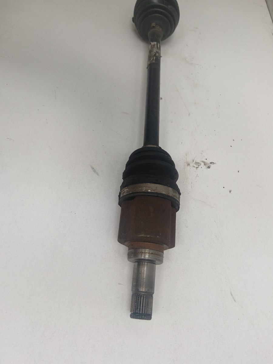 Semieje Delantero Derecho/Izquierdo Volkswagen Up! (121) 2011-2016 *