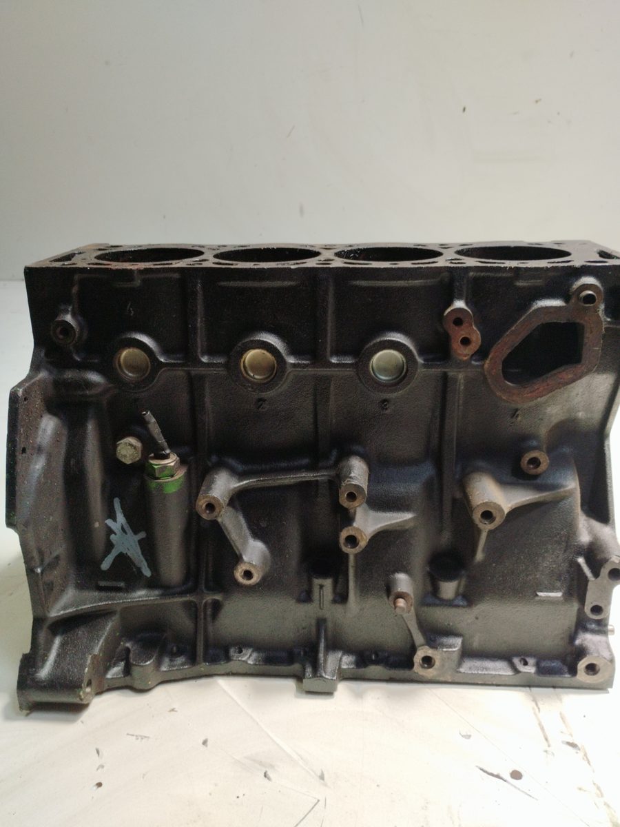 Block Peugeot 406 Berlina (S1/S2) 1995-2005 2.1 Turbodiesel CAT 2.1L 80kW P8C